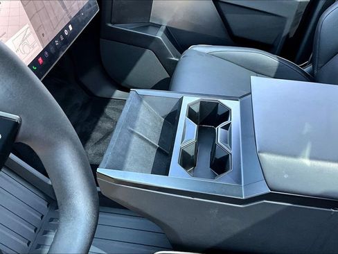 Used 2024 Tesla Cybertruck AWD Crew Cab image 16