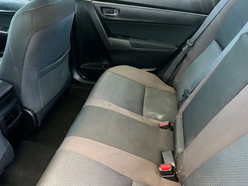 Used 2018 Toyota Corolla LE FWD image 5