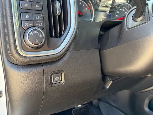 Used 2019 Chevrolet Silverado 1500 LT Trail Boss AWD/4WD image 30