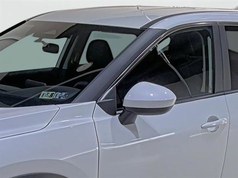 Used 2025 Nissan Rogue SV AWD/4WD image 8