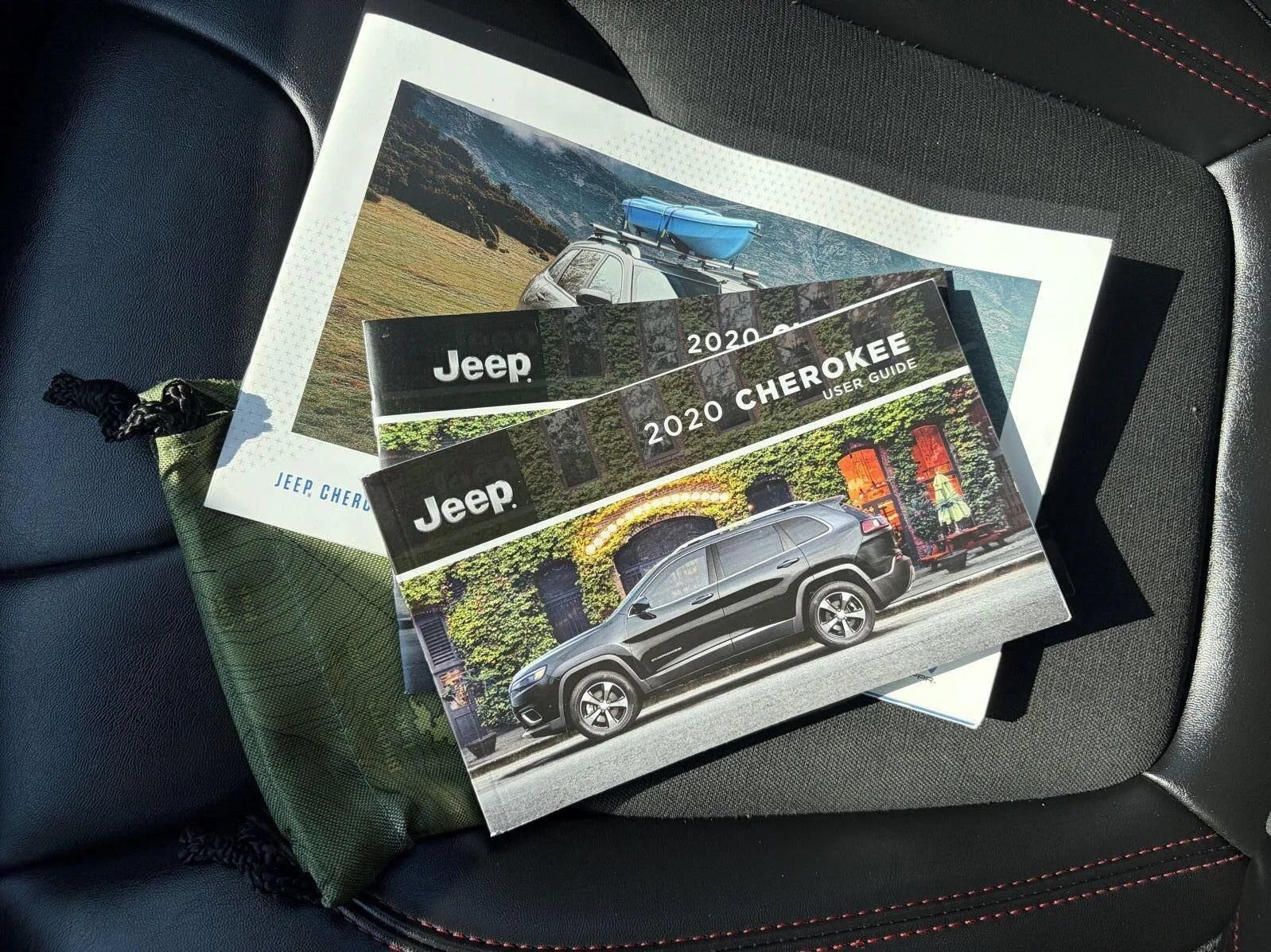 Used 2020 Jeep Cherokee Trailhawk w/ Comfort/Convenience Group AWD/4WD image 22