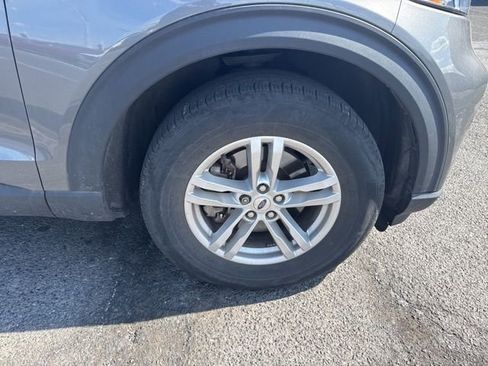 Used 2023 Ford Explorer XLT w/ Class IV Trailer Tow Package image 8