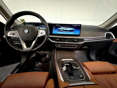 Used 2024 BMW X7 xDrive40i AWD/4WD image 17