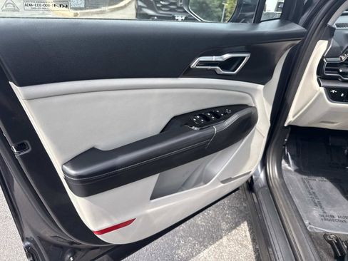 Used 2023 Kia Sportage EX FWD image 16