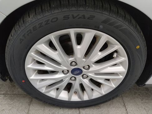 Used 2018 Ford Focus Titanium w/ Titanium Technology Package image 31