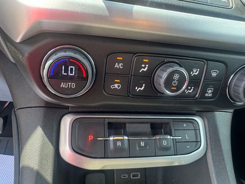 Certified 2023 GMC Acadia SLE w/ Driver Convenience Package image 12