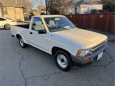 Used 1989 Toyota Pickup Deluxe image 1