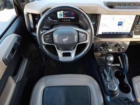 Used 2023 Ford Bronco Wildtrak image 11
