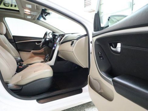 Used 2013 Hyundai Elantra GT w/ Tech Pkg image 10