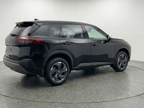 Used 2025 Nissan Rogue SV FWD image 9