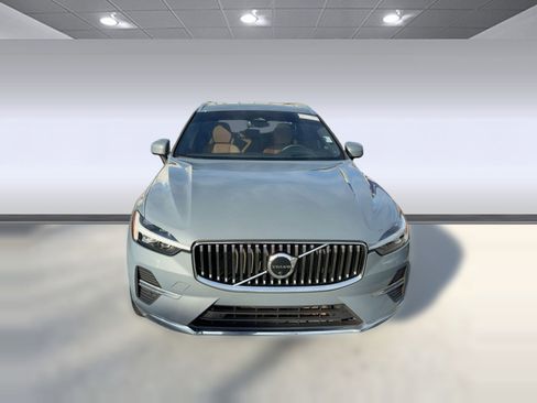 Used 2023 Volvo XC60 B5 Ultimate w/ Protection Package Premier image 5