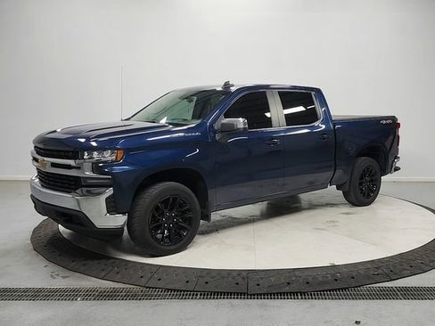 Used 2022 Chevrolet Silverado 1500 LT AWD/4WD image 3