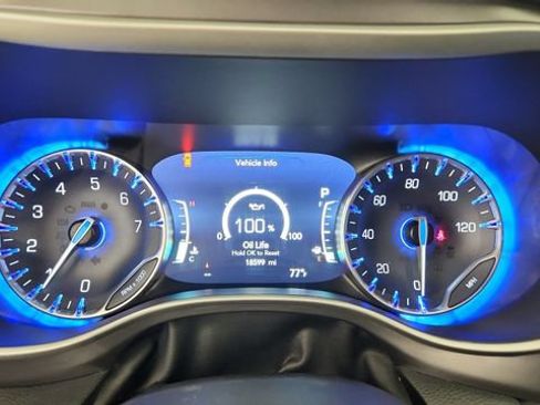 Used 2026 Chrysler Pacifica Select FWD image 12