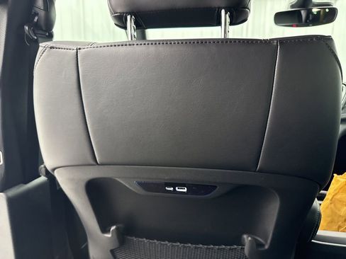 New 2026 Chrysler Pacifica Select image 13