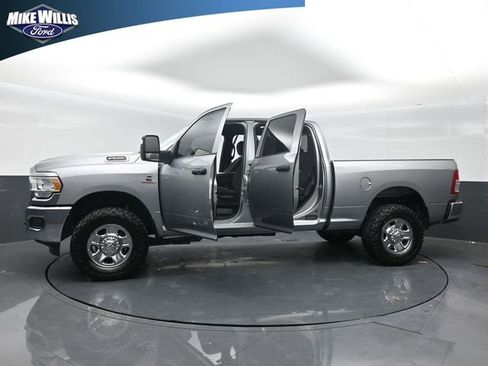 Used 2024 RAM 2500 Tradesman w/ Chrome Appearance Group AWD/4WD image 28