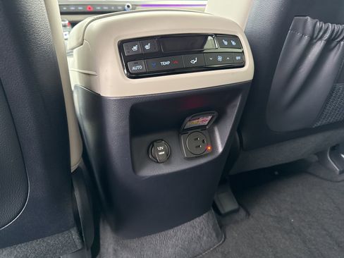 Used 2025 Hyundai Palisade Calligraphy image 19