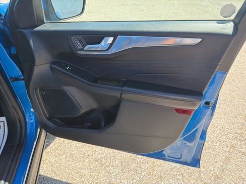 Used 2021 Ford Escape Titanium AWD/4WD image 19