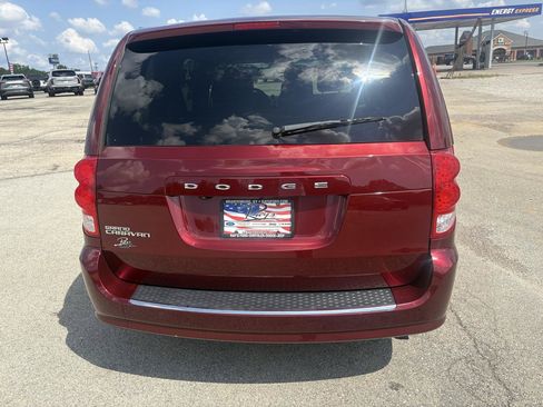 Used 2020 Dodge Grand Caravan SE FWD image 4
