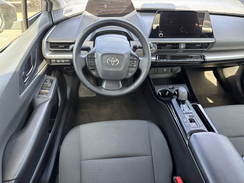 Used 2024 Toyota Prius LE image 12