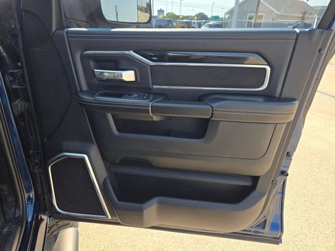 Used 2022 RAM 2500 Laramie w/ Night Edition AWD/4WD image 29
