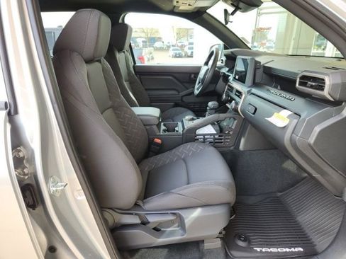Certified 2026 Toyota Tacoma SR AWD/4WD image 20