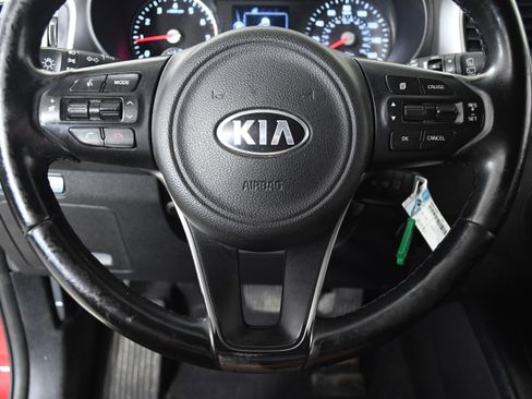 Used 2016 Kia Sorento LX w/ LX Convenience Package image 10