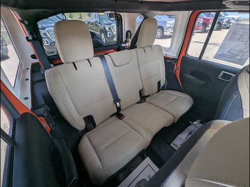 Used 2018 Jeep Wrangler Unlimited Sport S AWD/4WD image 23