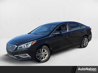 Used 2017 Hyundai Sonata SE image 1
