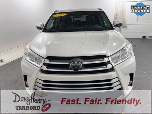 Used 2018 Toyota Highlander XLE image 2