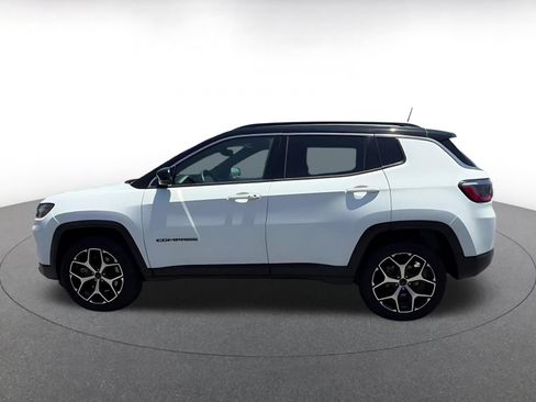 Used 2025 Jeep Compass Limited AWD/4WD image 9