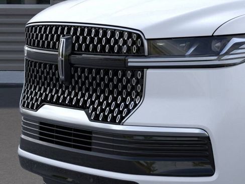 New 2026 Lincoln Navigator L Reserve AWD/4WD image 17