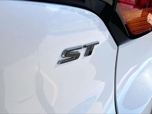 Used 2023 Buick Encore GX Select w/ Sport Touring Package image 10