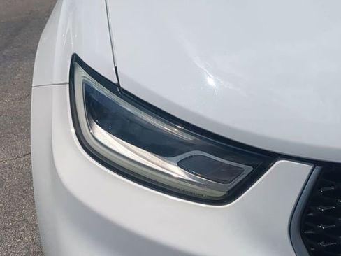 Certified 2023 Chrysler Pacifica Pinnacle FWD image 10