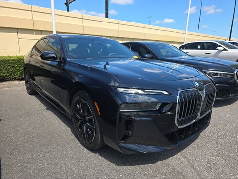 Used 2023 BMW 740i RWD image 1