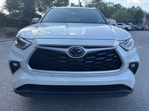 Used 2021 Toyota Highlander XLE FWD image 6