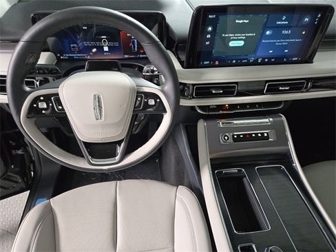 New 2026 Lincoln Aviator AWD image 16