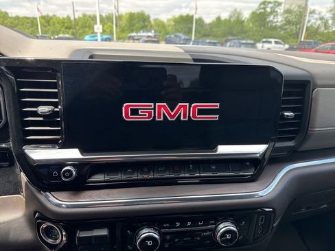 Used 2025 GMC Sierra 1500 SLT AWD/4WD image 31