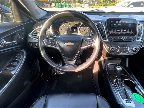 Certified 2017 Chevrolet Malibu Premier w/ Premier Sun and Wheel Package image 12