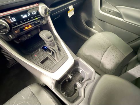 Used 2025 Toyota RAV4 XLE w/ Convenience Package FWD image 26