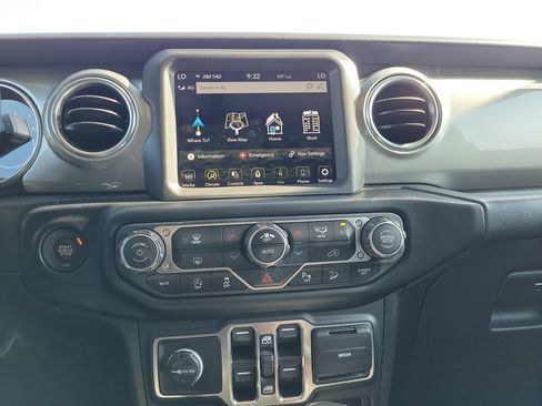 Used 2021 Jeep Wrangler Unlimited Sahara AWD/4WD image 17