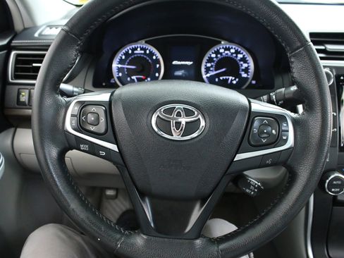 Used 2017 Toyota Camry XLE FWD image 13