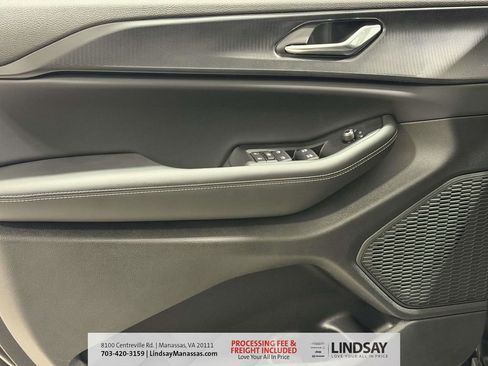 New 2025 Jeep Grand Cherokee Altitude AWD/4WD image 14