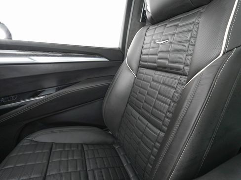 Used 2026 Cadillac Escalade V w/ LPO, ONYX Package image 33