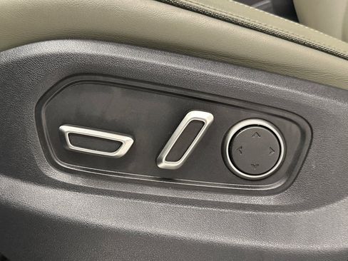 Used 2024 Rivian R1S Adventure AWD/4WD image 11
