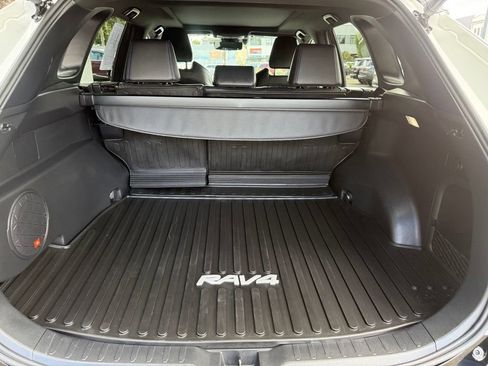 Used 2022 Toyota RAV4 XSE AWD/4WD image 9