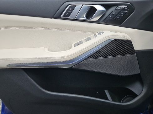 Used 2024 BMW X7 M60i w/ Executive Package image 12