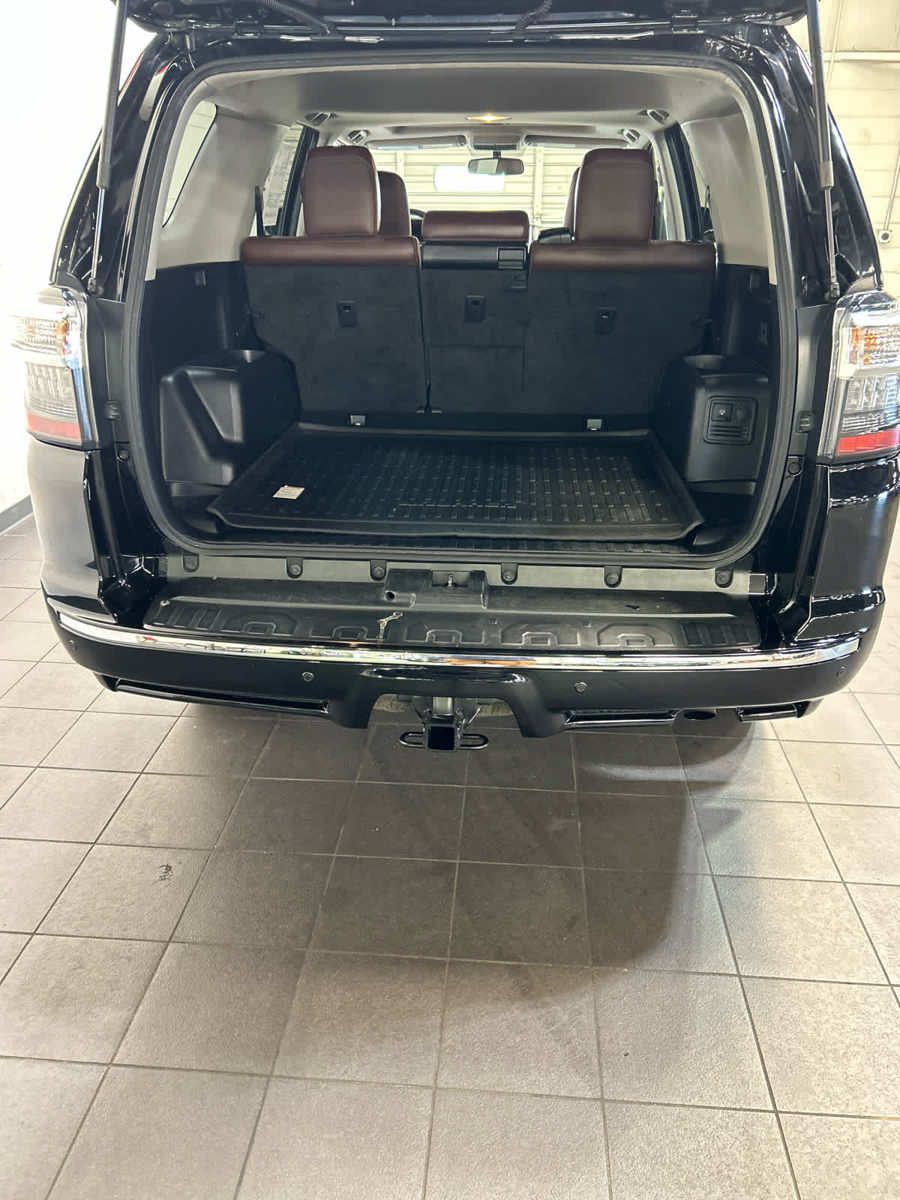 Used 2018 Toyota 4Runner Limited AWD/4WD image 30