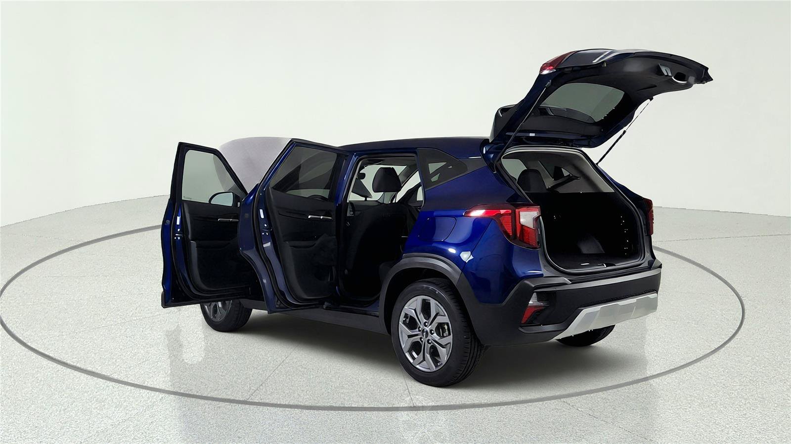 Used 2025 Kia Seltos LX AWD/4WD image 12