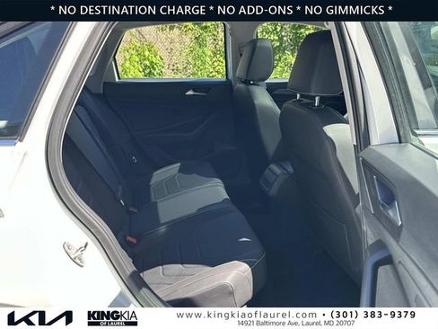 Used 2024 Volkswagen Jetta SEL FWD image 17