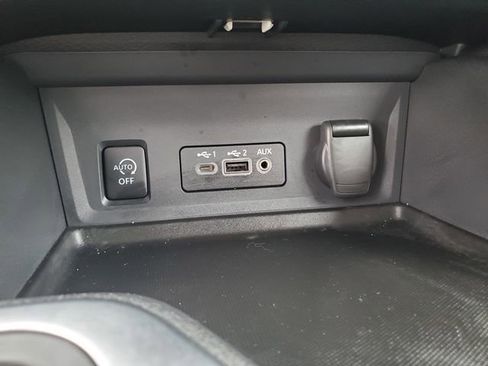 Certified 2025 Nissan Sentra SR w/ SR Premium Package FWD image 25